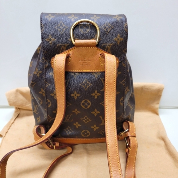 💎Authentic Louis Vuitton MM Montsouris Backpack - Picture 5 of 16